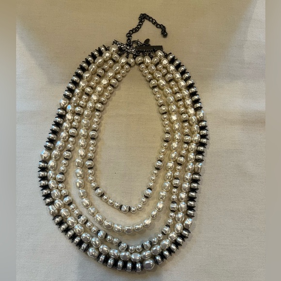 5 Strand Pearl Choker - Picture 7 of 16
